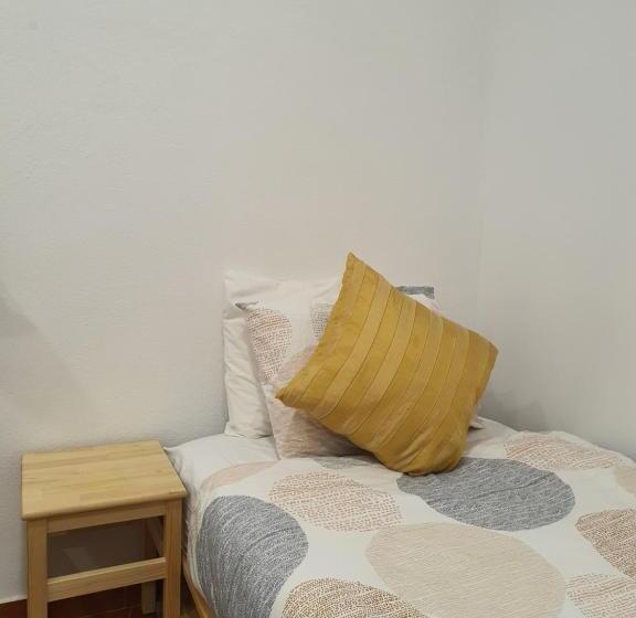 Quarto Estandar Banheiro Compartilhado, Zabava Sacavém