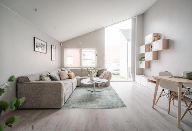 Апартаменты 2 Спальни, Arctic Homes   Unique Town House