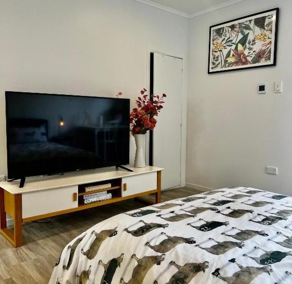 Номер Deluxe, Short Stay  Entire Guesthouse!