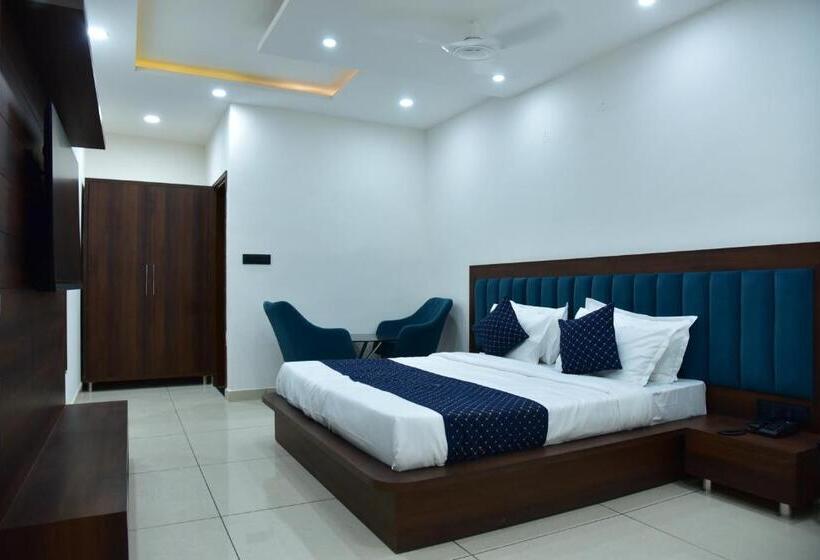 اتاق استاندارد, Lucky Inn
