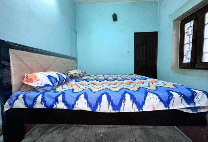 Трехместный Номер Классика, Spot On Shri Ji Radhe Krishna Marriage Home