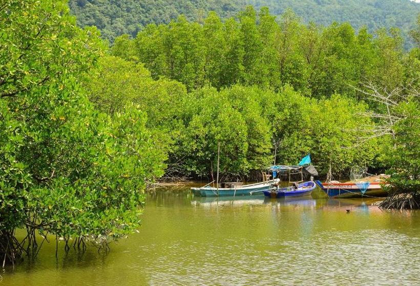 Номер Стандарт с Террасой, Ko Lanta Amantra Lake View Resort