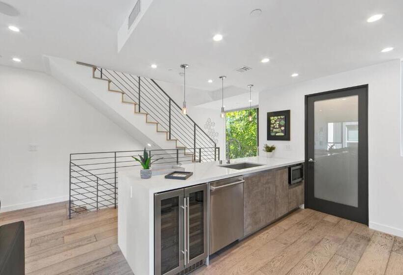침실 2개 아파트, Modern Luxury 2 Bed 3 Bath Home In West Hollywood