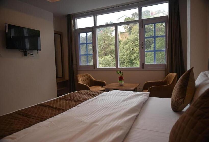 Номер Стандарт Вид на Горы, Pine Ville Shimla