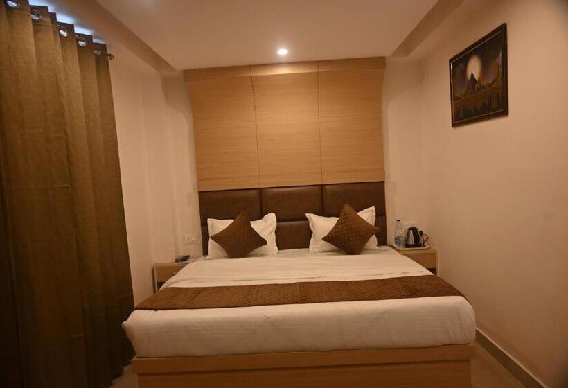 스탠다드 룸 킹사이즈 침대, Pine Ville Shimla