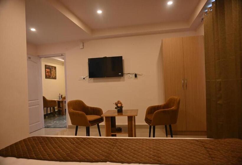 Номер Стандарт Вид на Горы, Pine Ville Shimla