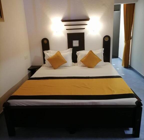 اتاق لوکس, Dalawella Beach Resort
