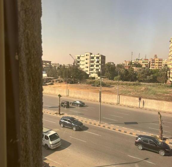اتاق استاندارد با چشم‌انداز شهر, The Palace Pyramids