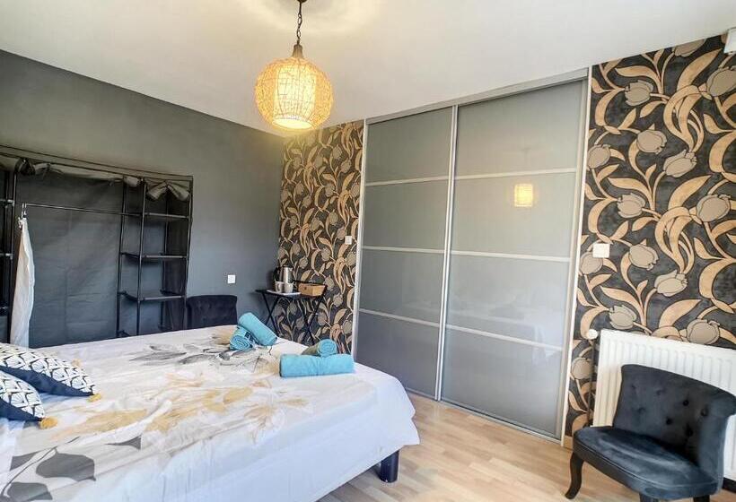 Люкс Вид на Сад, Les Goujatoux Chambre Brantome