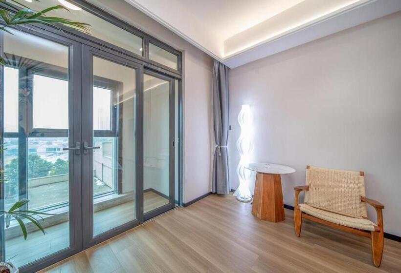 Номер Стандарт с Балконом, Hefei Tom