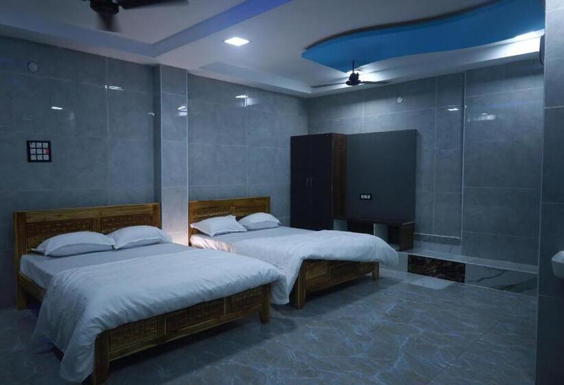 Люкс, Ananda Residency