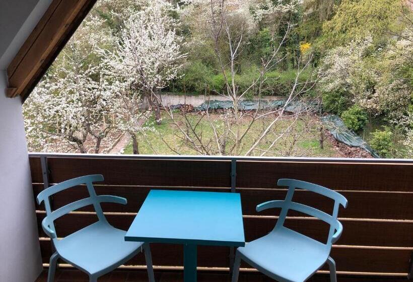 Номер Стандарт, Blaues Zimmer Mit Grossem Balkon & Bad Nur 16 Km Nach Würzburg!