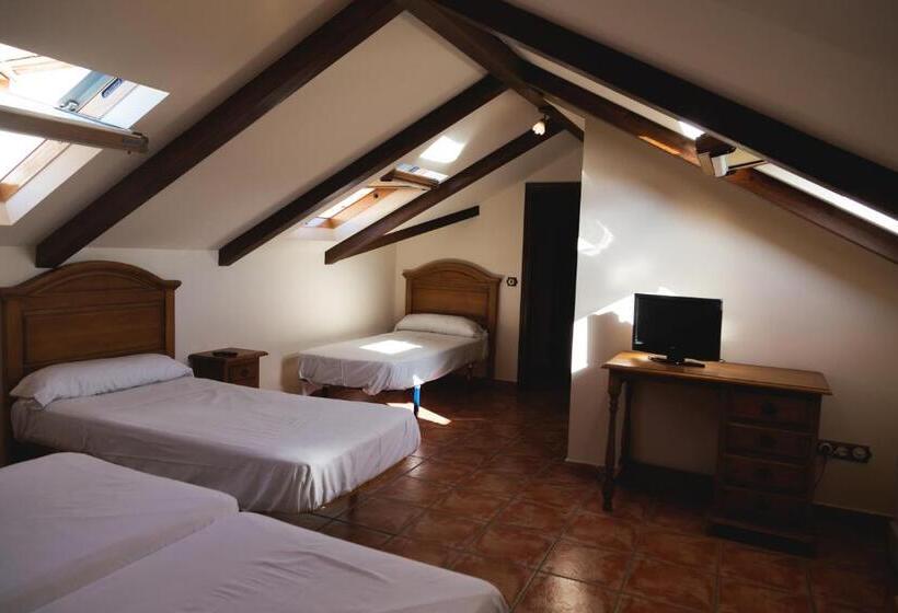 스탠다드 트리플 룸, Hostal Corper Navalcarnero