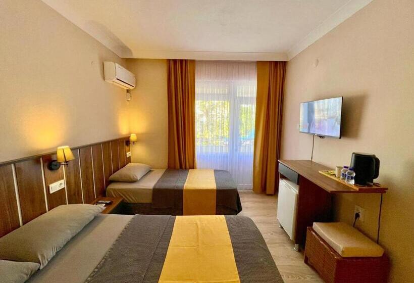 스탠다드 트리플 룸, Cord Hotel & Resort