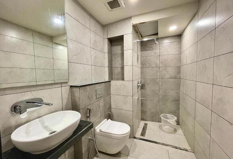 Номер Superior, Rockbay ! Puri, Swimming Pool Lift And Parking Facility Near Sea Beach & Temple Breakfast Included