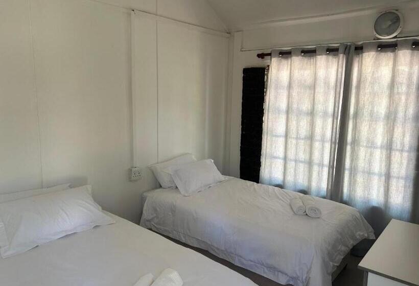 스탠다드 룸, Andre S Place