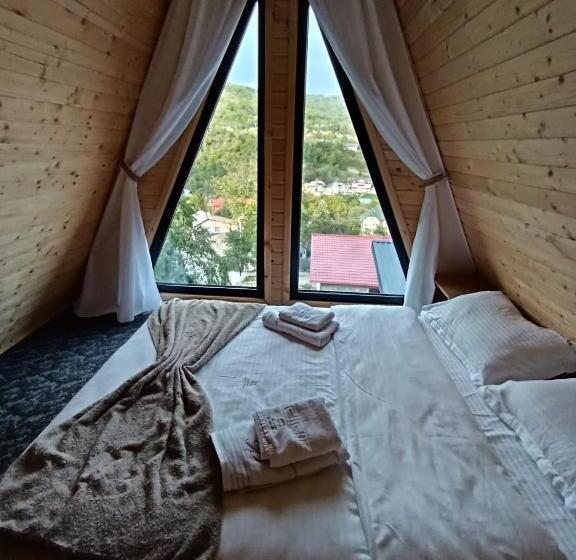 패밀리 방갈로, Carpatina Rustic House