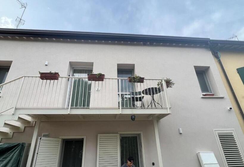 Номер Стандарт, Angi B&b