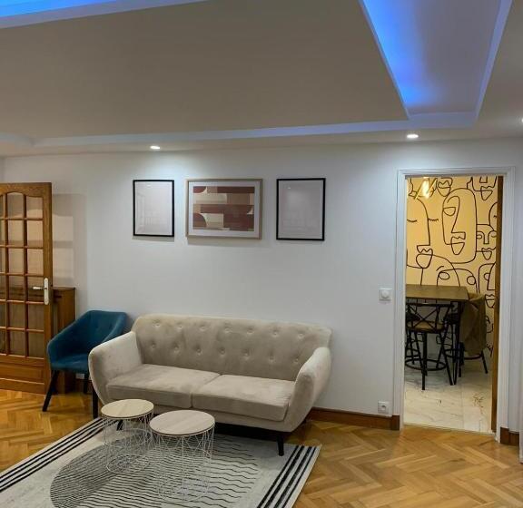 חדר סטנדרט, Chambre Privée Face Arrêt De Tram Proche Métro 5 Pablo Picasso, Chambres Individuelles , La Cuisine