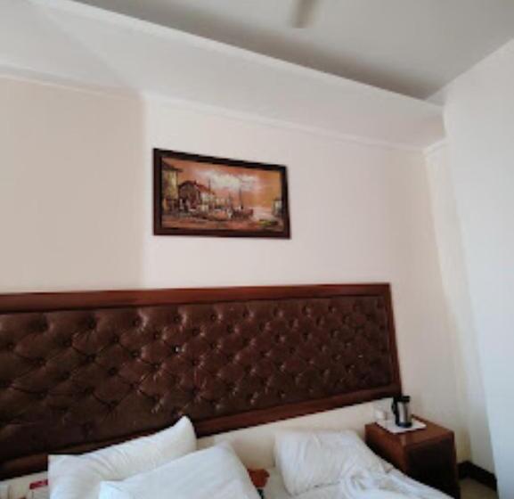 デラックスルーム, Dev International, Chhindwara