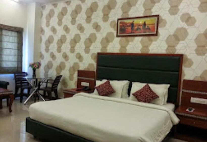 デラックスルーム, Dev International, Chhindwara