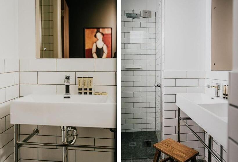 스탠다드 룸 킹사이즈 침대, The Amalfi Minimalist Room Z