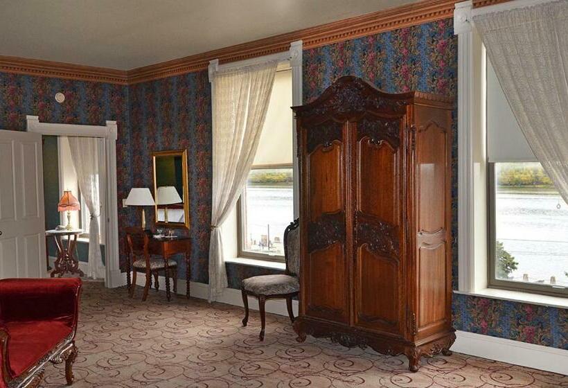 Люкс, Water Street Inn
