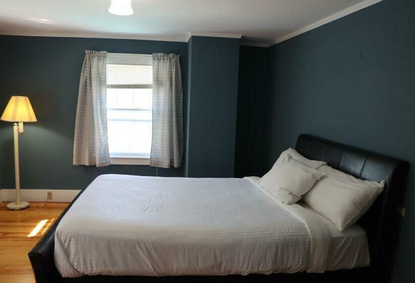 Дом 4 Спальни, Sea View Motel