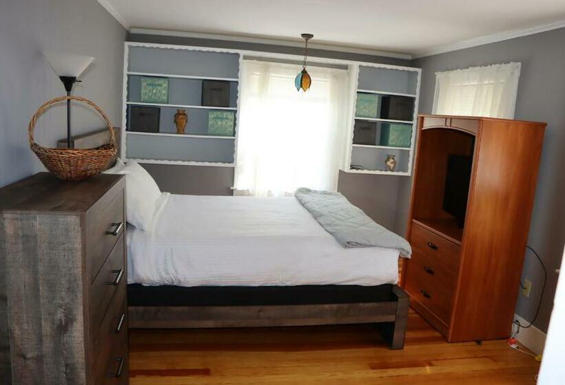 Дом 4 Спальни, Sea View Motel