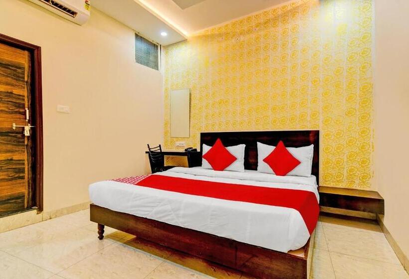 Трехместный Номер Классика, Oyo Hotel Darshini