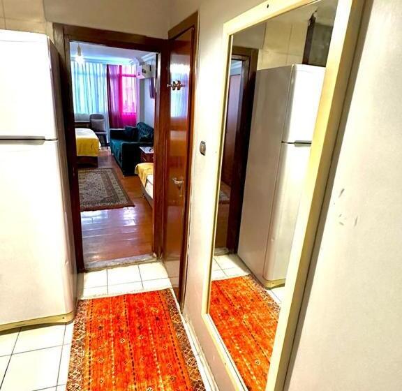 Quarto Familiar, Raydon