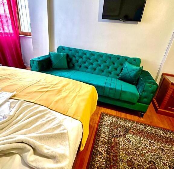 Quarto Familiar, Raydon