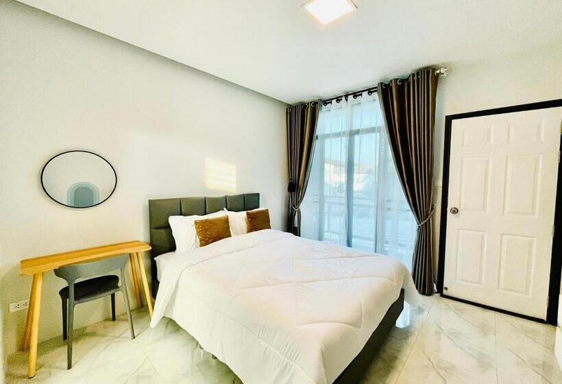 Номер Deluxe с Балконом, Sky View Home And Hostel Chiangmai