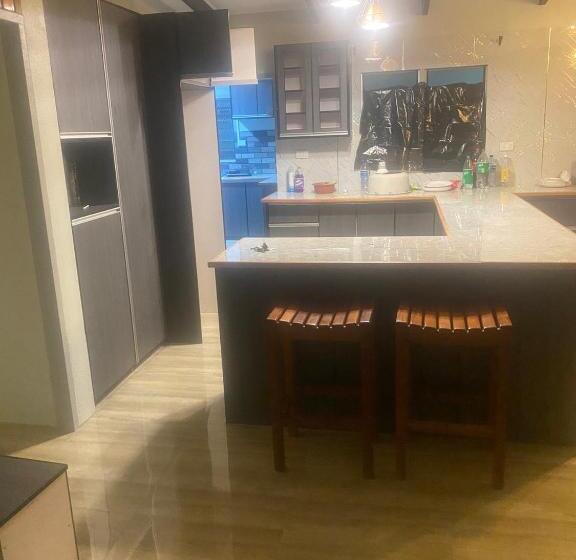 Номер Стандарт, Hasmat Road
