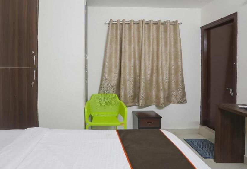 اتاق کلاسیک سه تخته, Collection O Svs Grand Guest House