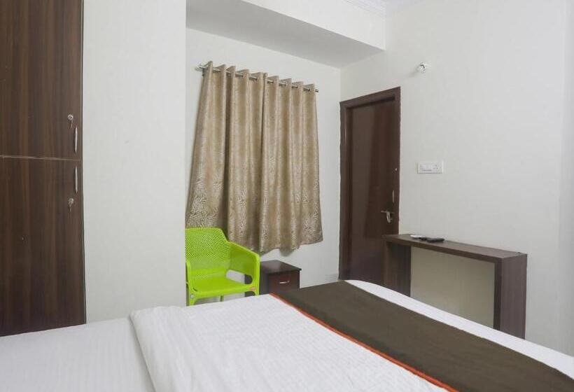 اتاق کلاسیک سه تخته, Collection O Svs Grand Guest House