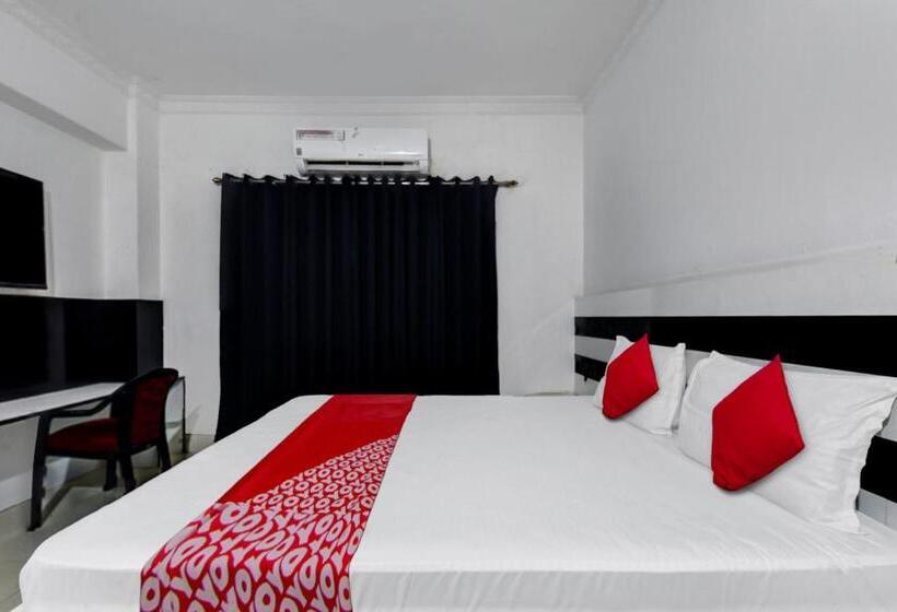 غرفة كلاسيكية ثلاثية, Super Oyo Aruna Banquet And Guest House