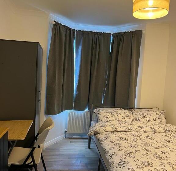 Номер Стандарт, Oxborne Rooms Uk   Wyatt