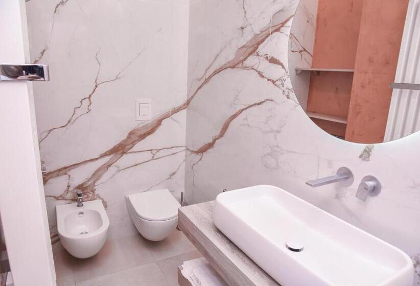 اتاق استاندارد با تخت بزرگ, Shanti Rooms & Apartments Risorgimento