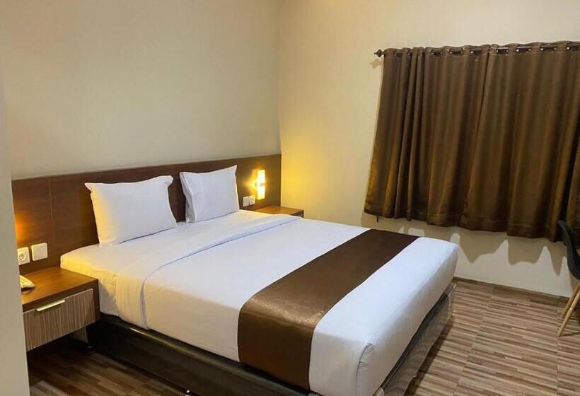اتاق لوکس با تخت بزرگ, T Hotel Kualanamu
