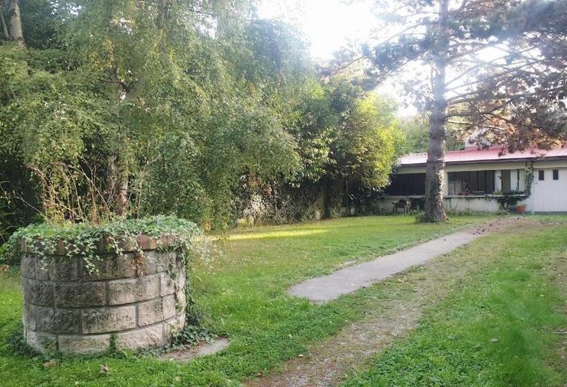 Дом 2 Спальни, Cozy Garden Rooms