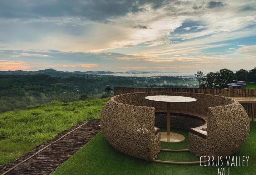 اتاق خانوادگی, Cirrus Valley Hill Resort