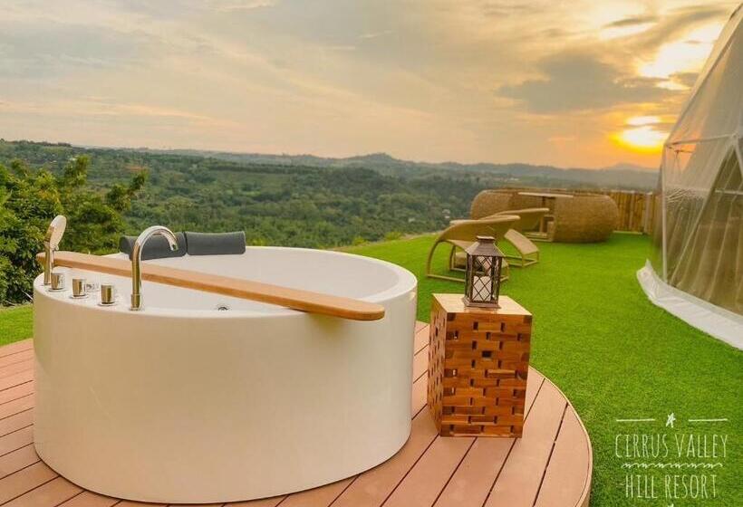 اتاق خانوادگی, Cirrus Valley Hill Resort