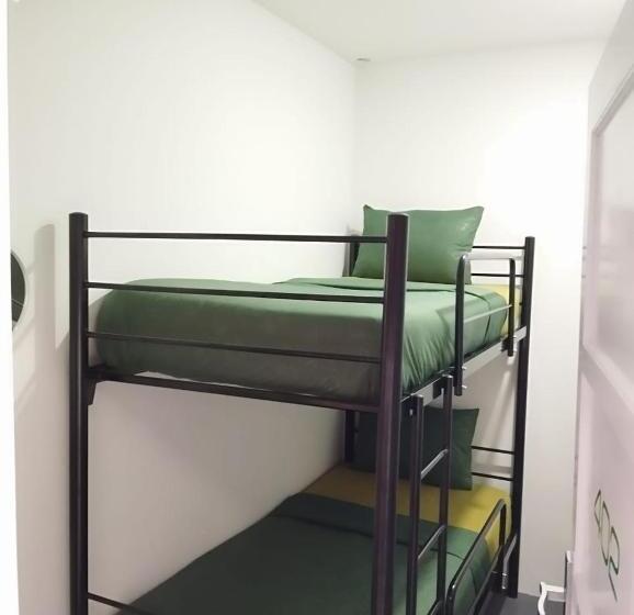 חדר סטנדרט חדר אמבטיה משותף, Kareem Syariah Hostel Bukittinggi
