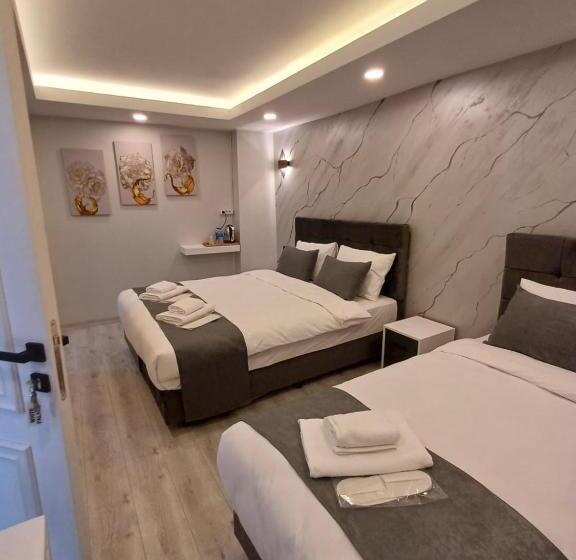 Quarto Triplo Economy, White Palace Haliç