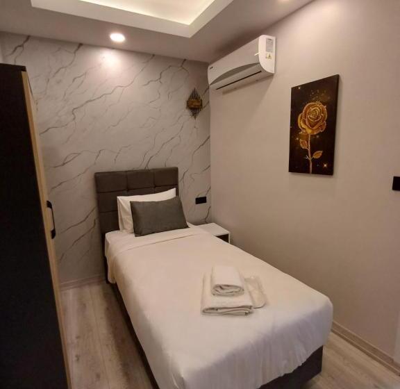 Quarto Estandar Individual, White Palace Haliç