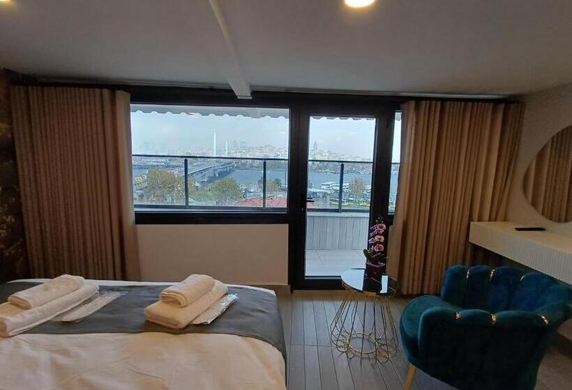 Quarto Estandar Vista Mar com Sacada, White Palace Haliç