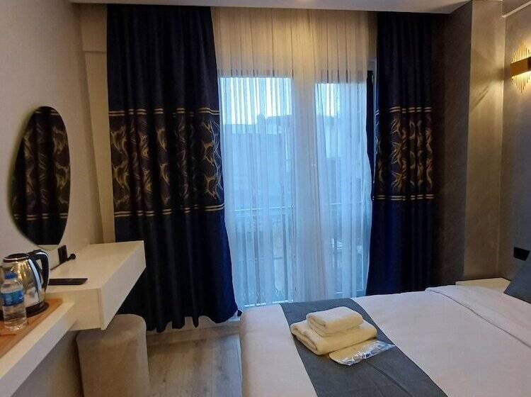 Quarto Triplo Comfort, White Palace Haliç
