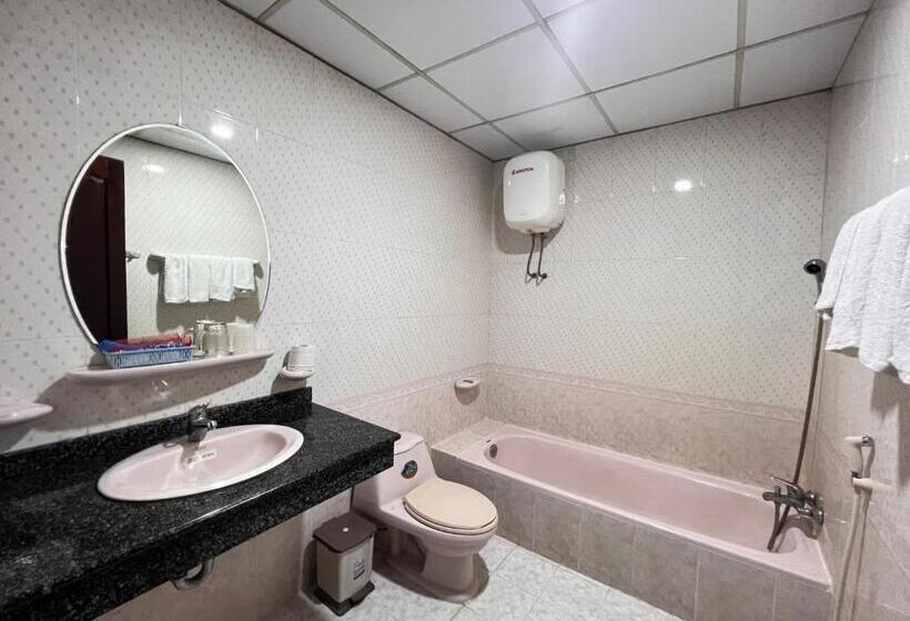 اتاق سوپریور خانوادگی, Anh Hao