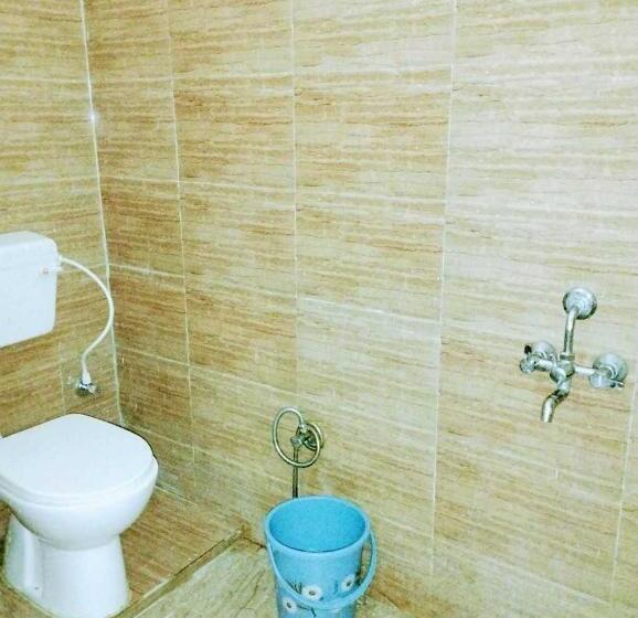 اتاق کلاسیک سه تخته, Oyo Rajeswari Continental